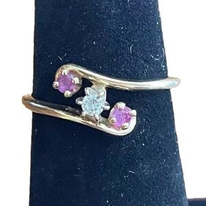 Lovely 14k Yellow Gold Diamond And Ruby 3 Stone Bypass Ring. Dainty. Size 5.5